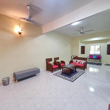 Ahza My Homestay Kemaman Chukai Kültér fotó