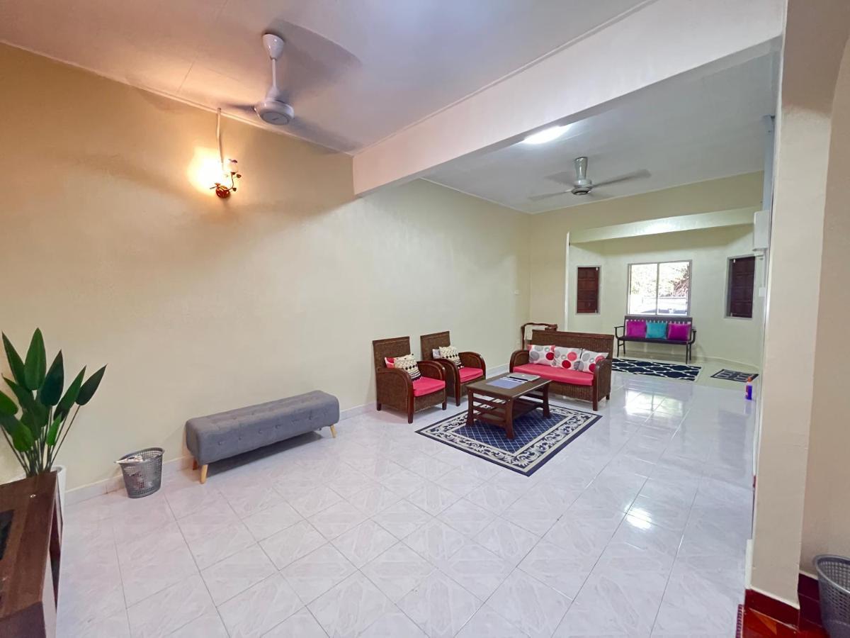 Ahza My Homestay Kemaman Chukai Kültér fotó